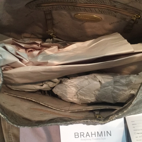 Brahmin purse tan NWT - Picture 8 of 8